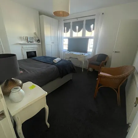 Artsy Minimalist Suite Southend-on-Sea Exterior photo